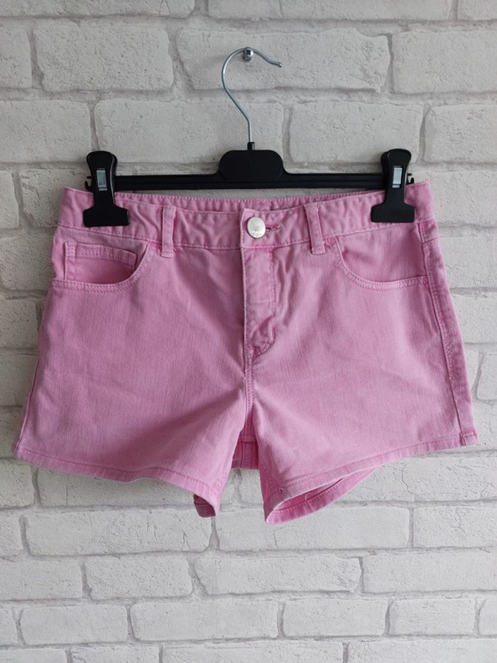 Short GAP taille 16 ans