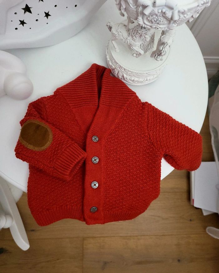 Gilet 3 mois neuf obaibi couleur rouille