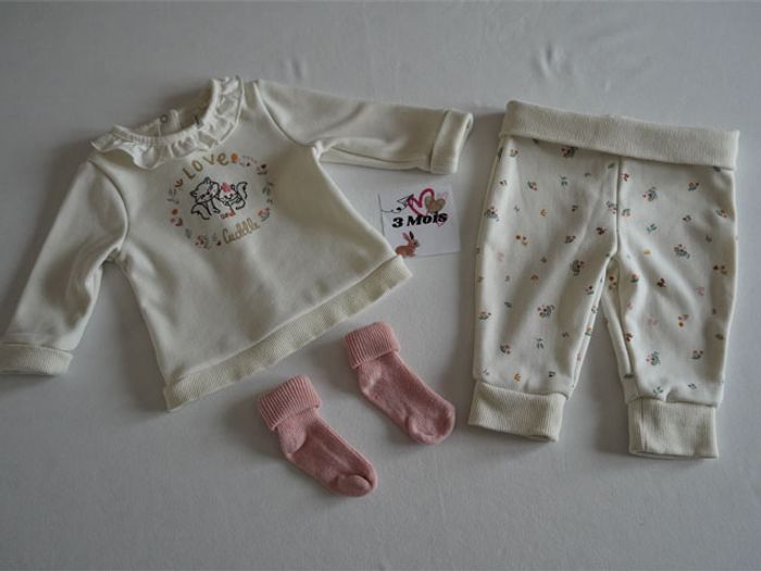 Ensemble en sweat Orchestra 3 mois : Pantalon + sweat écru fantaisie + chaussettes roses - photo numéro 2