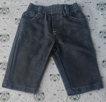 Jean noir taille 3/6 mois