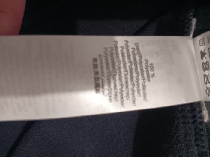 Veste noire polaire  à capuche. - photo numéro 4