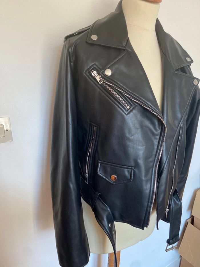 Veste en simili cuir femme taille L de marque Zara unique - photo numéro 2