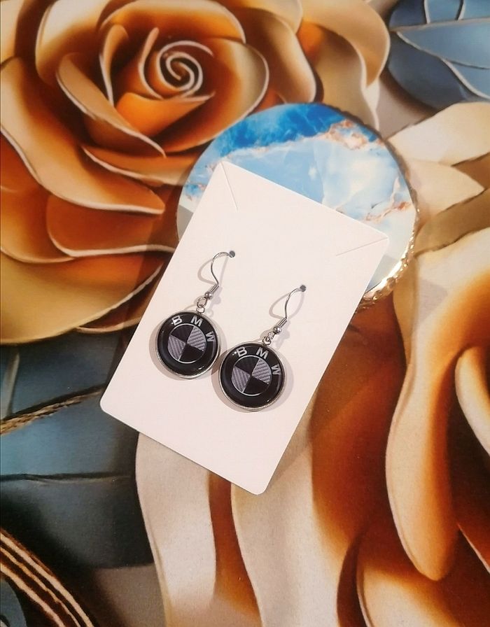 Boucle d'oreille BMW - photo numéro 2
