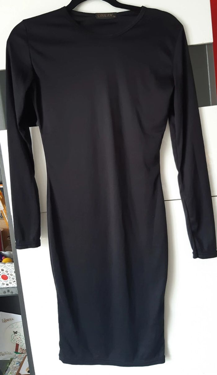 Robe moulante noire - photo numéro 7