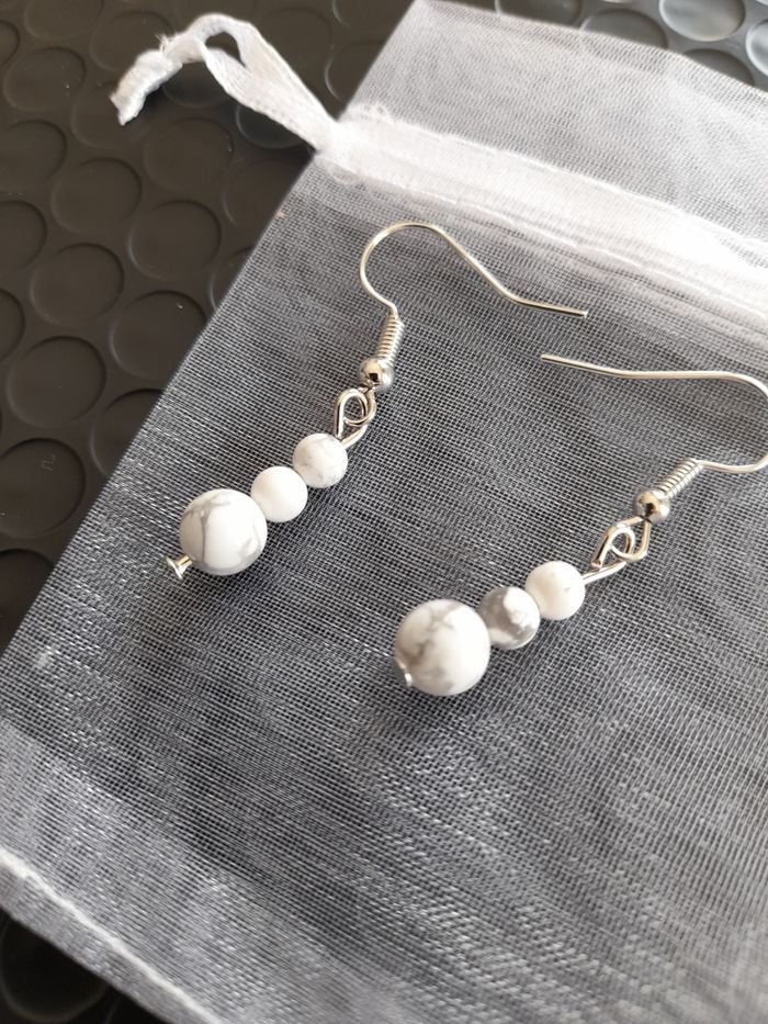 Boucles d'oreilles pierres naturelles Turquoise blanche - photo numéro 3
