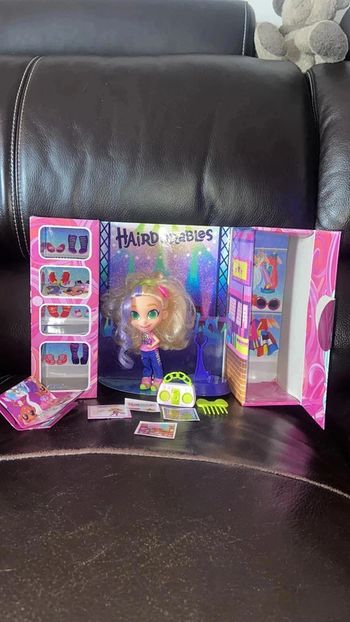 Hairdorables avec la boîte et les accessoires