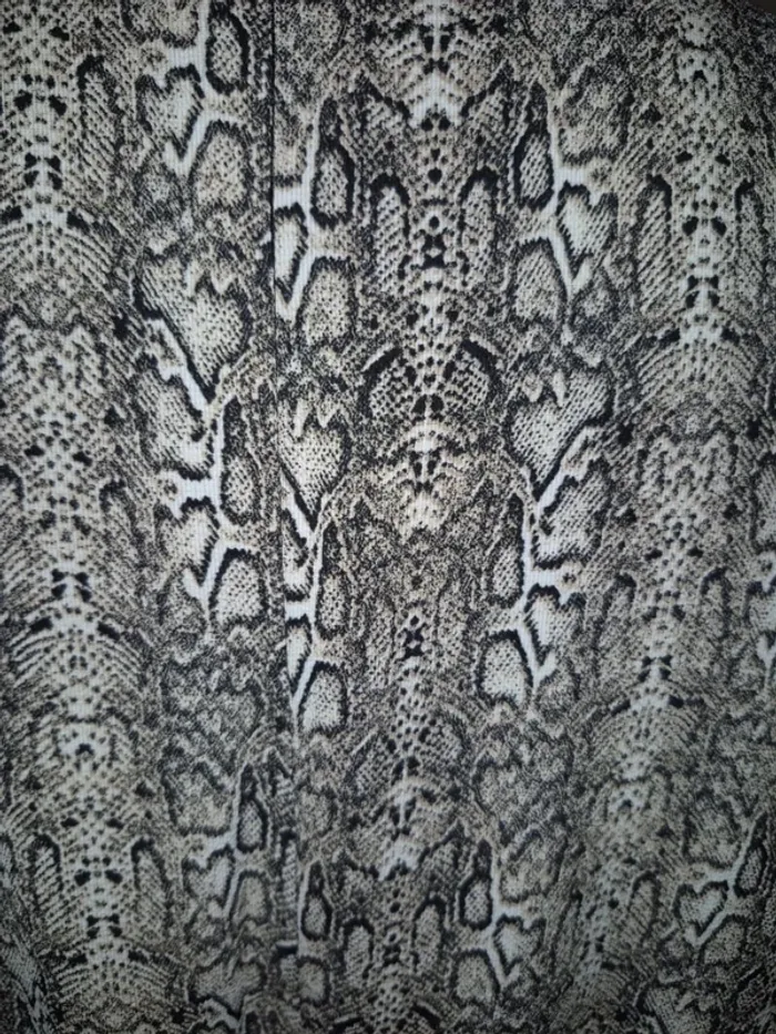 Combinaison chic effet peau de serpent - photo numéro 6