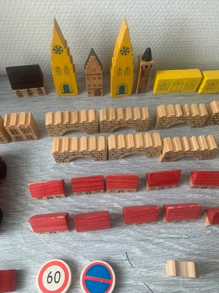 Lot de figurines/sujet/véhicules en bois - photo numéro 4