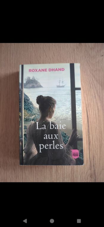 Livre la baie aux perles Roxane dhand.