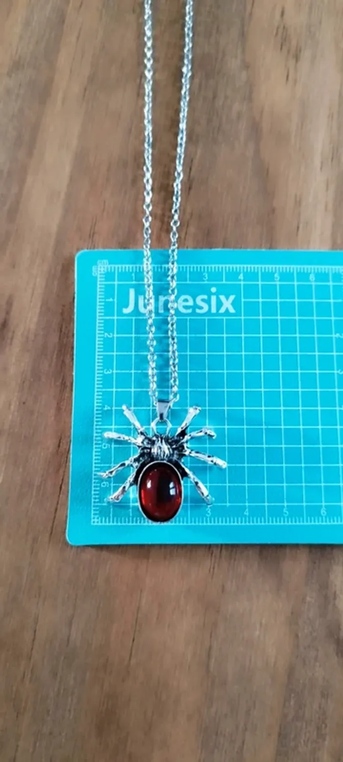 Collier pendentif araignée - photo numéro 3