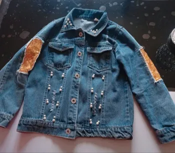 Vestes en jeans avec motif derrière et paillettes