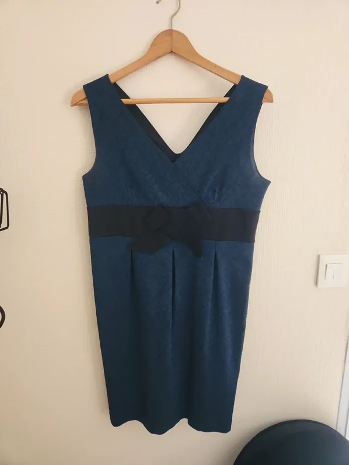 Superbe robe bleu marine et noir Voodoo 42