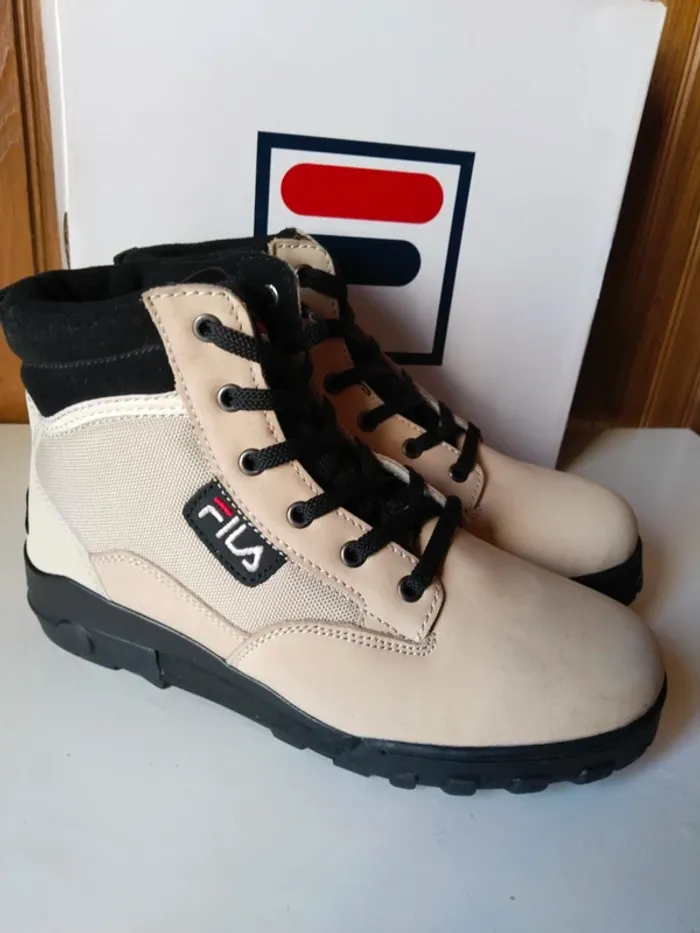 Superbe paire de chaussures de randonnée de marque Fila femme pointure 41 - photo numéro 5