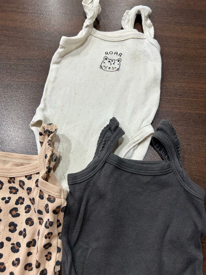 Lot de bodies bébé fille 3 mois - photo numéro 4