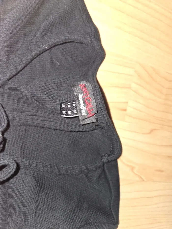 Tee shirt court taille M jennyfer avec laçage - photo numéro 2