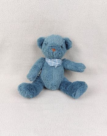 Peluche doudou ours bleu pétrole PRIMATIS B bandana à carreaux 20 cm assis TBE