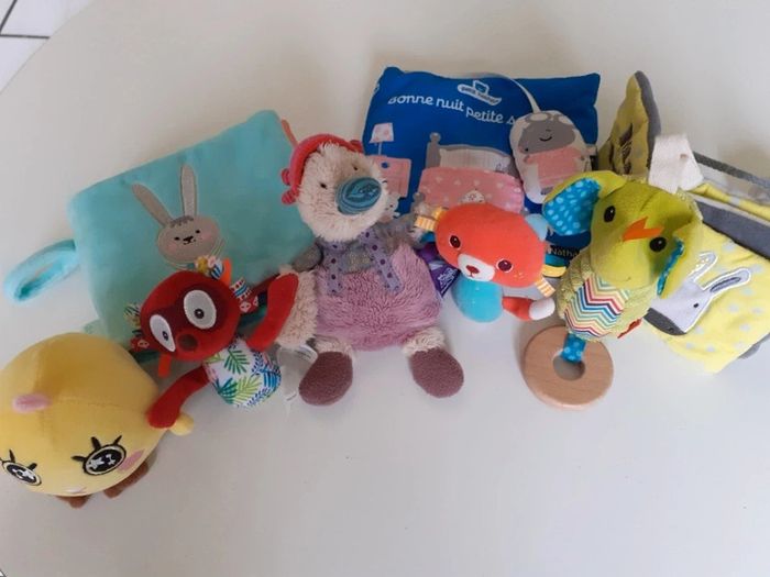 Lot de jouets d'éveil doux