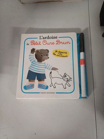 Livre l'ardoise de petit ours brun neuf encore sous blister