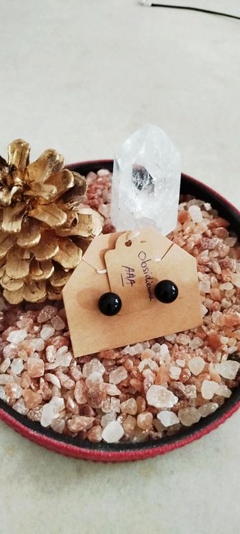 Clous en Obsidienne plaqué argent.