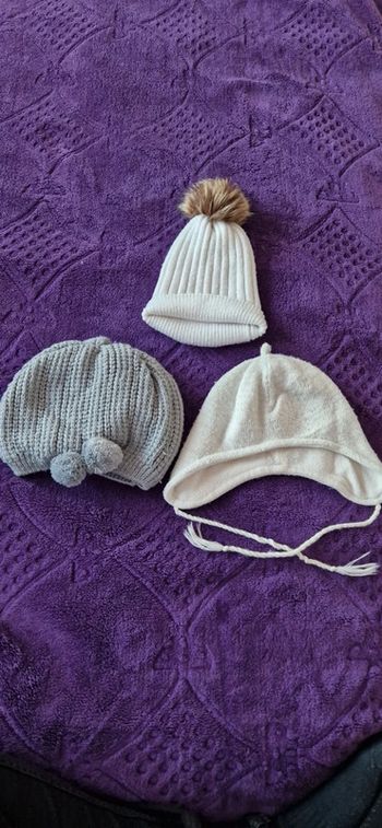 Lot de 3 bonnets pour fille 24 mois
