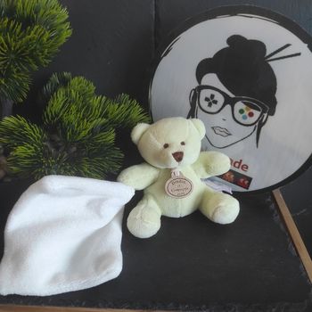 doudou et compagnie ours jaune vert anis blanc  mouchoir mon doudou à moi