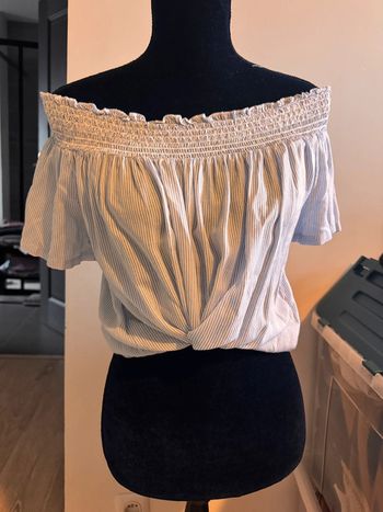 CROP top, épaules dénudées