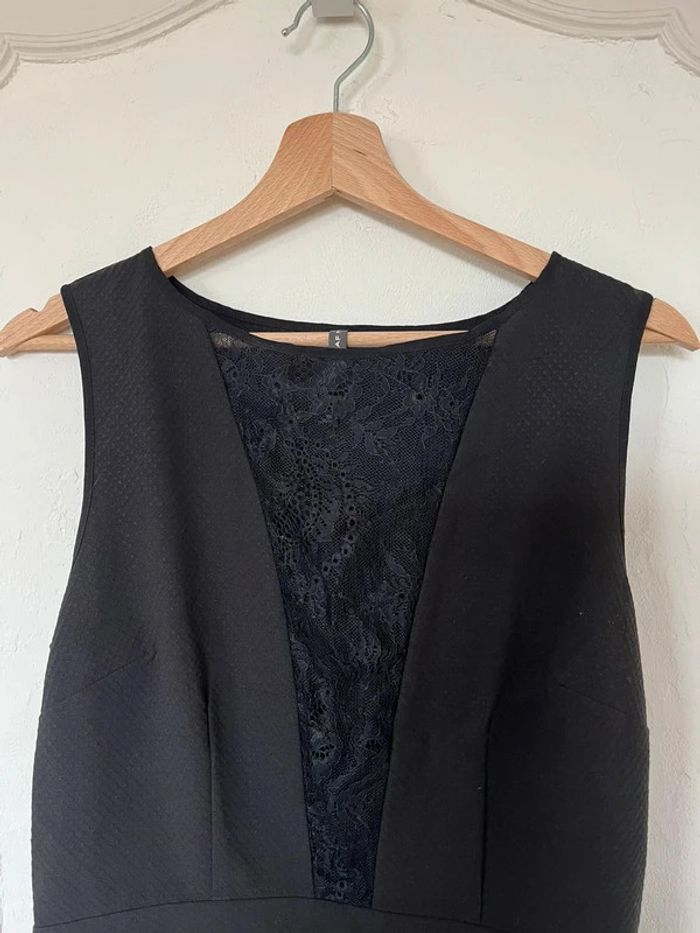 🖤 Robe noire Naf Naf élégante – Taille 40 dentelle ceintré courte sans manche - photo numéro 3