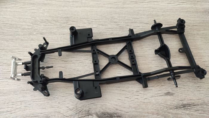 Châssis inférieur pièce détachée miniature Bburago Burago Chevrolet Corvette 1957 1/18 1/18e 1/18ème - photo numéro 3