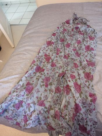 Robe longue fleuri dos nu et joli décolleté neuve