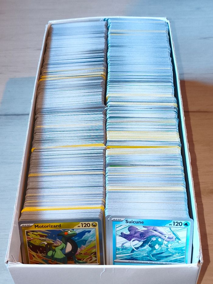 Lot de 100 cartes Pokémon VF en très bon état