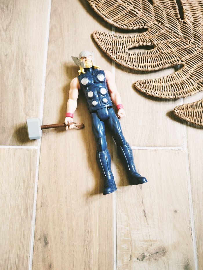 💫Thor et son marteau - Figurine 30cm - Avengers Marvel - marque Hasbro - photo numéro 1