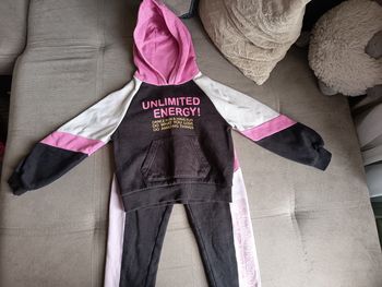 Ensemble jogging bas + haut taille 4 ans 