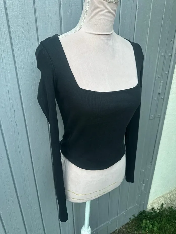 Haut manches longues noir basic col carré crop top court Zara M/38 - photo numéro 2