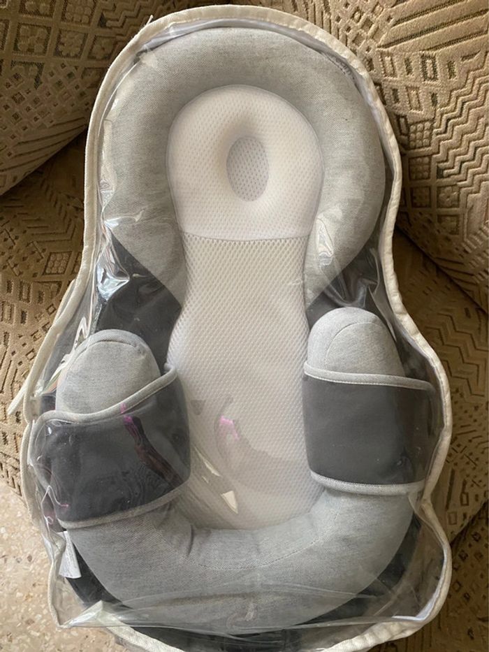 Coussin réhausseur bébé pour lit Babymoov, neuf sans étiquette. - photo numéro 2