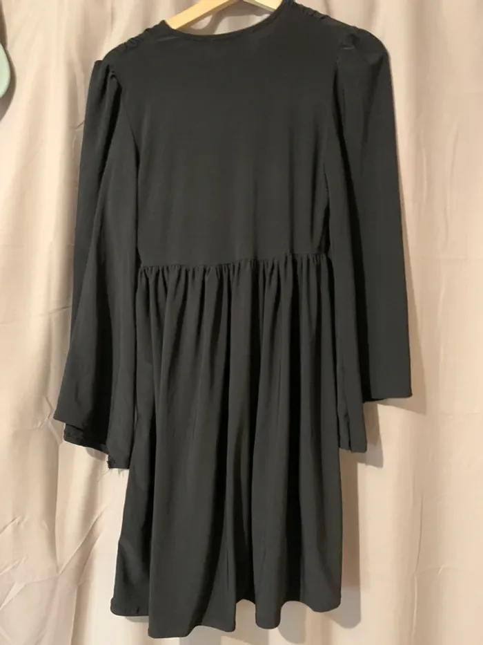Robe noire - photo numéro 2