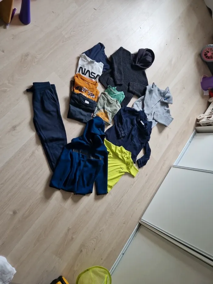 Lot vêtements garçon 4 ans
