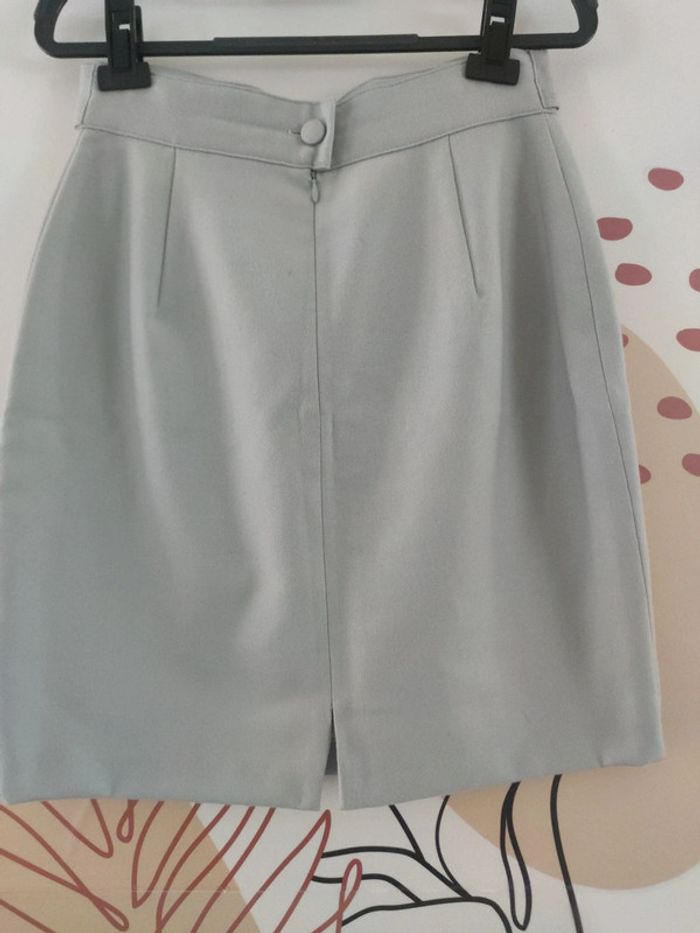 Jupe tailleur taille 40 100%laine - photo numéro 3