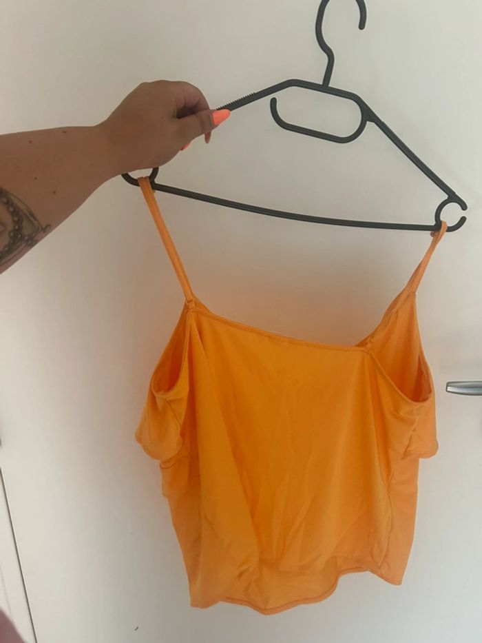 Crop top orange à volants taille S - photo numéro 2