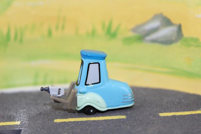Disney Pixar cars Guido - photo numéro 2