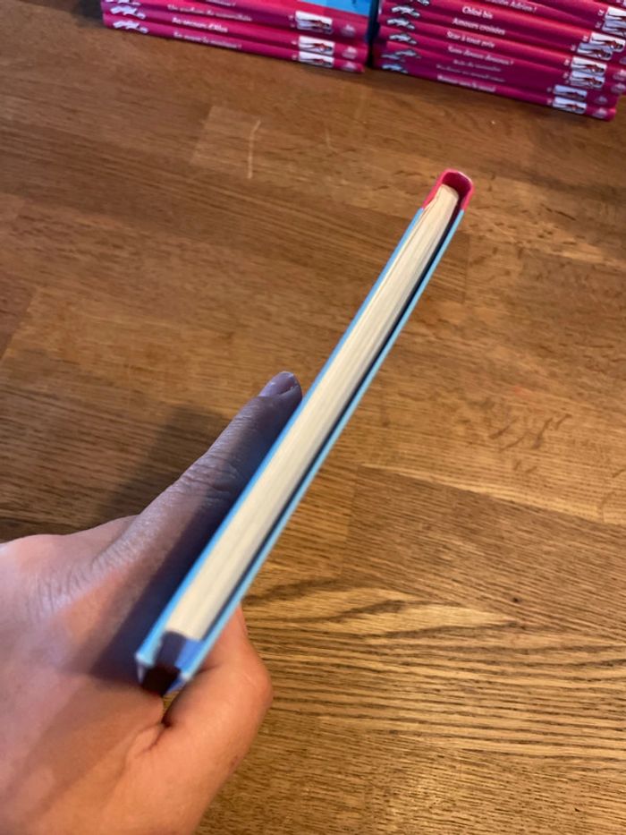 Livre La bibliothèque Rose Miraculous Duel entre amies Numéro 6 - photo numéro 5
