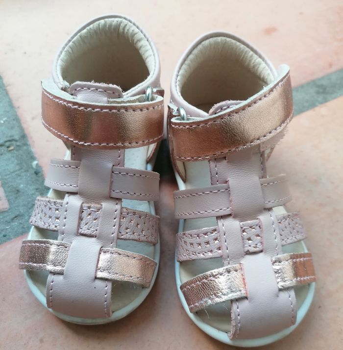 Chaussure bébé taille 19 - photo numéro 8