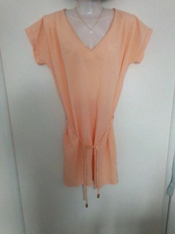 Jolie robe or et pêche 36/38