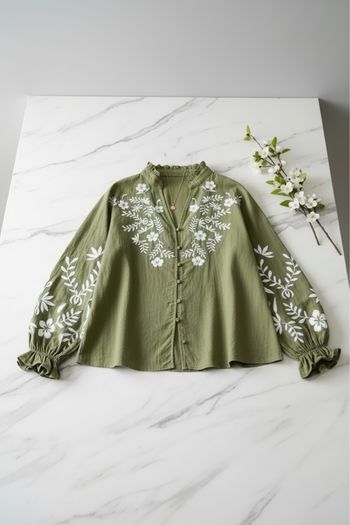 Blouse chemisier à broderies fleurs