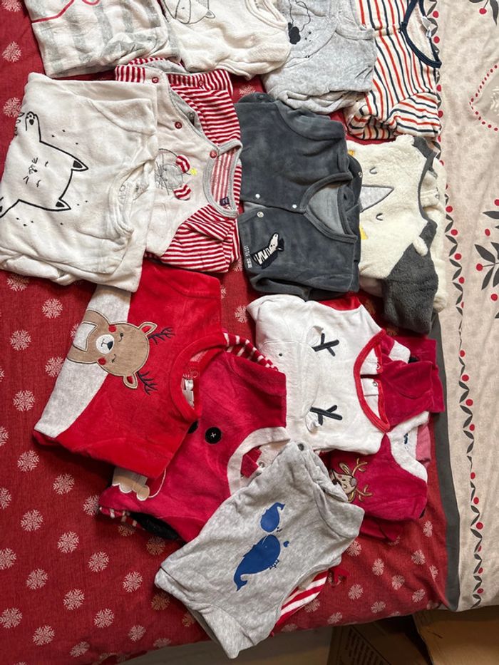 Lot pyjamas épais 12 mois - photo numéro 3
