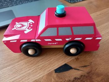 Kit magnétique voiture pompier janod 9 pièces