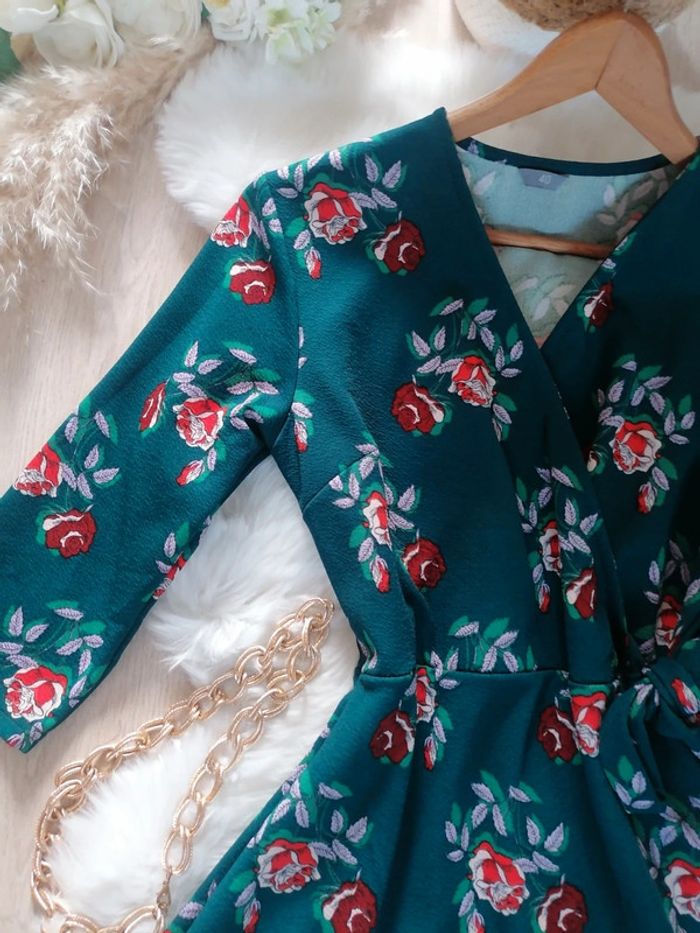Jolie robe verte taille 40 - photo numéro 2