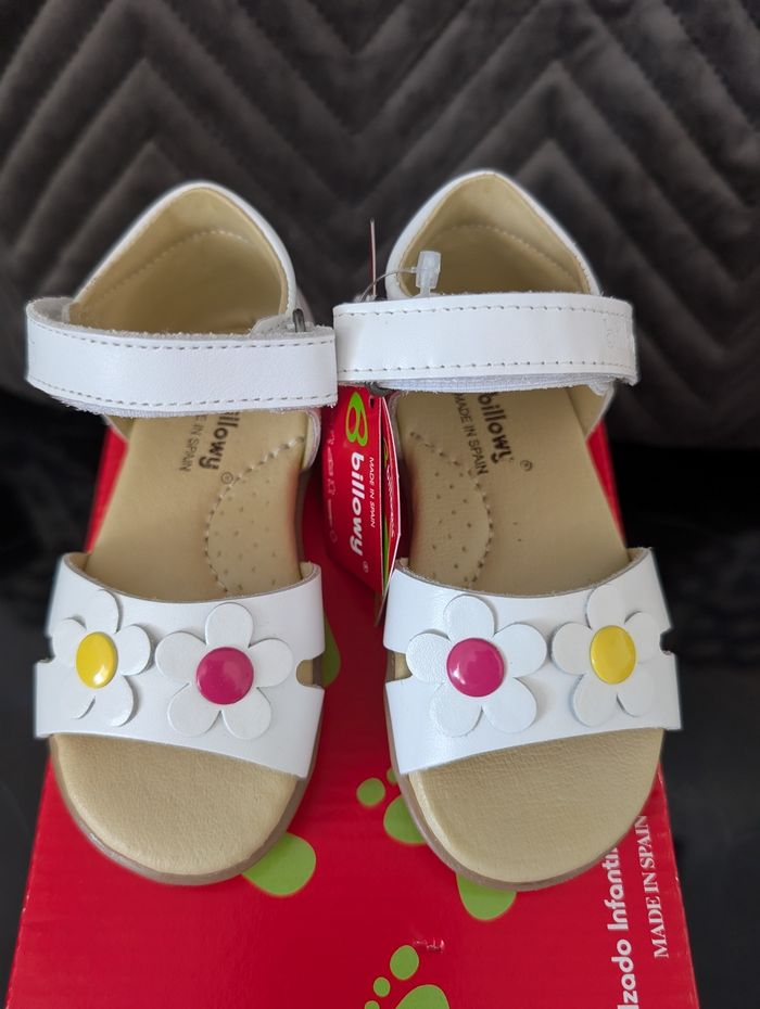 Sandales d'été fille tout cuir. Taille 20 grande. Neuf. Billowi - photo numéro 5
