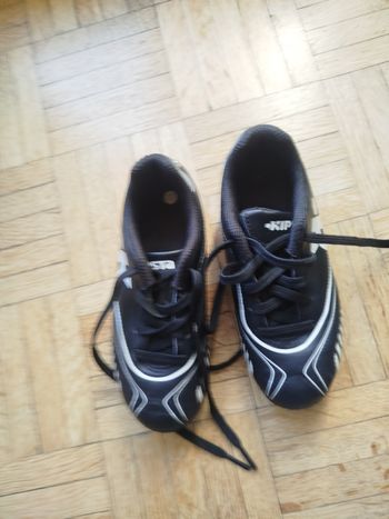 Crampons chaussures foot garçon pointure 28 Decathlon 