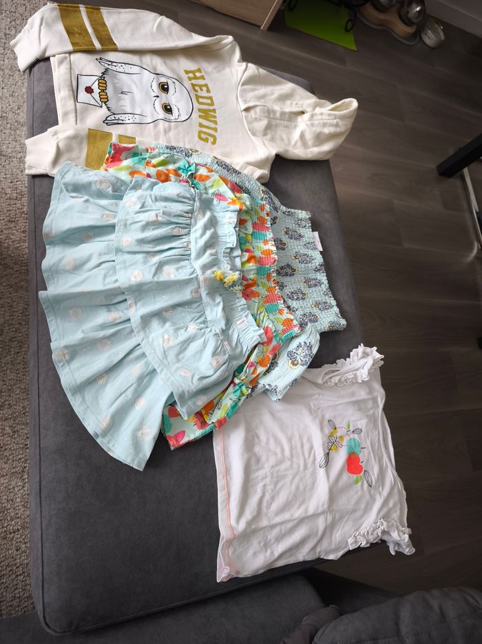 Lot vêtements fille 7 ans - photo numéro 2
