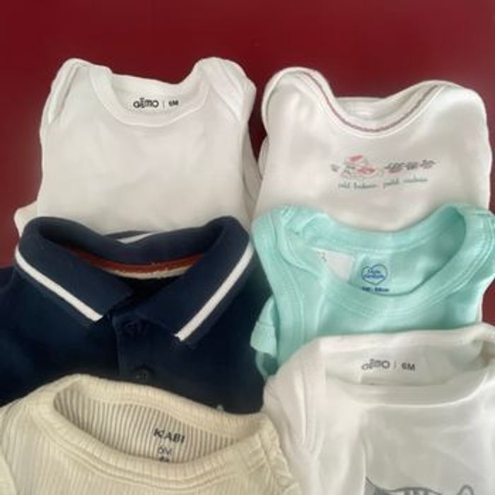 Lot de 8 bodies 6 mois - photo numéro 2